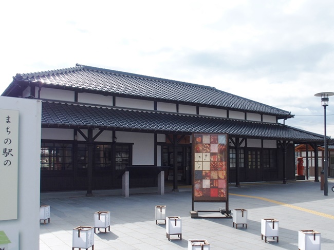 「小城駅」明治期の駅舎が現存する佐賀小城市の玄関口。国登録有形文化財へ
